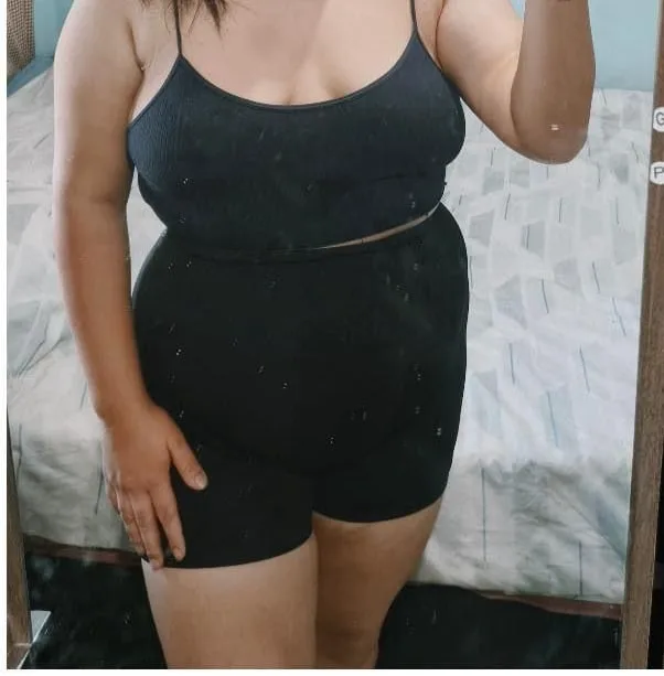 Registro de evolução corporal, com roupa, no início do acompanhamento