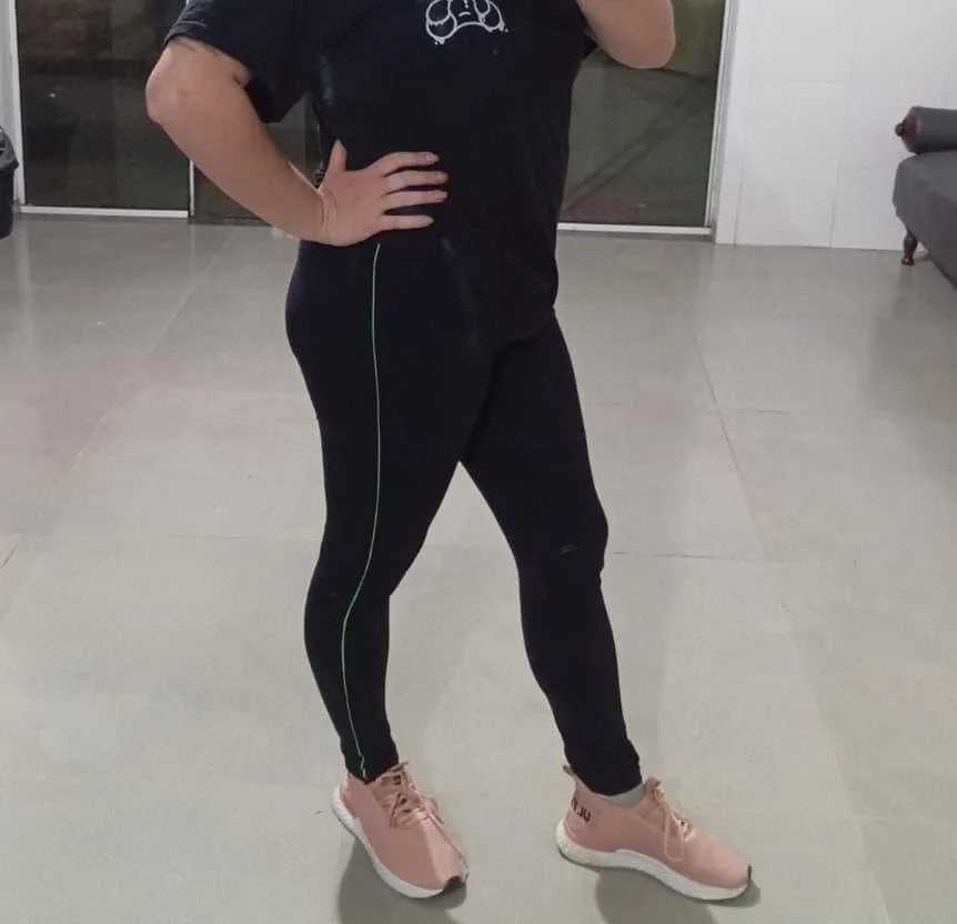 Registro de evolução corporal, com roupa, ao longo do acompanhamento